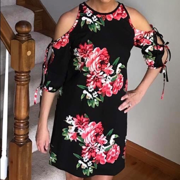 NWOT {2Hearts} Black floral cold should dress - Picture 5 of 6